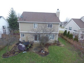 1298 Pennsbury Ln in Aurora, IL - Building Photo - Building Photo