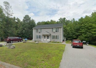5 Pine Crest Cir, Unit 5 in Concord, NH - Building Photo - Building Photo