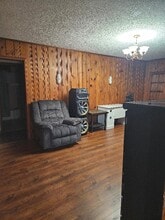 901 N Elm St in Ottumwa, IA - Foto de edificio - Building Photo