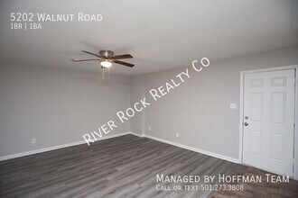 5202 N Walnut Rd in North Little Rock, AR - Foto de edificio - Building Photo