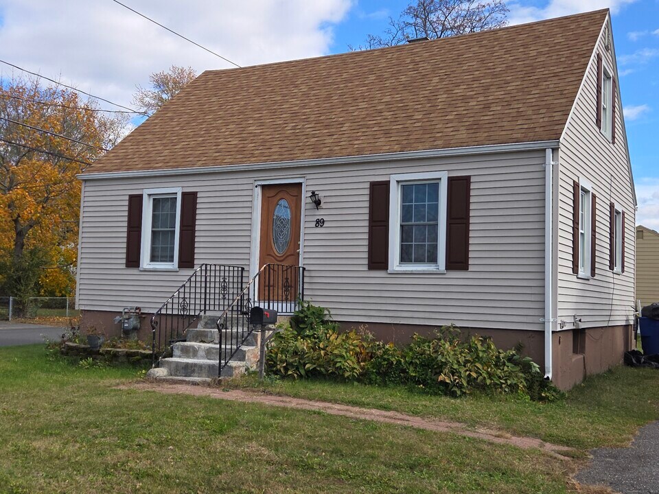 89 Tracy Ave in Waterbury, CT - Building Photo