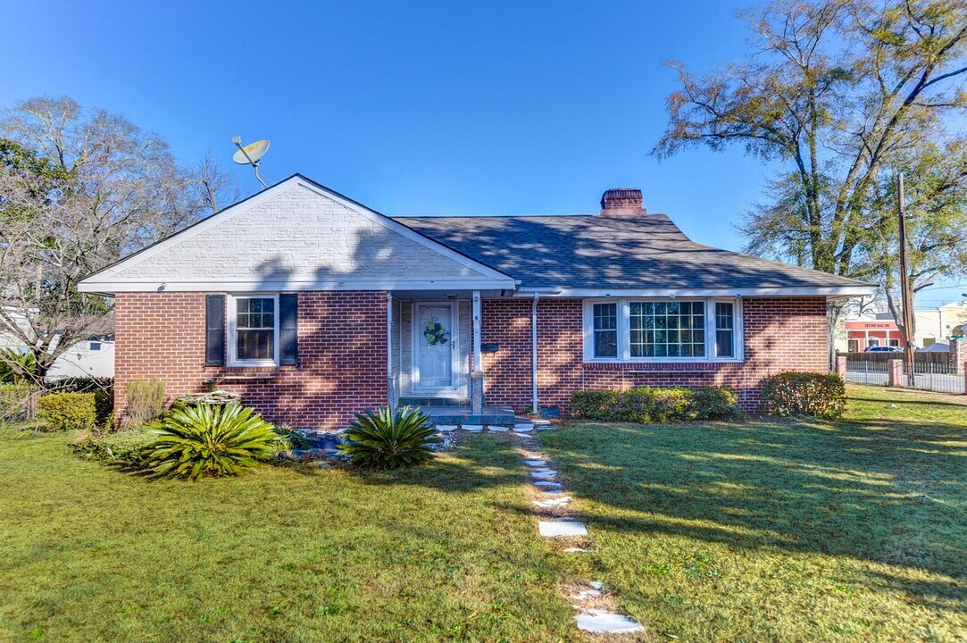 2737 Blossom St in Columbia, SC - Building Photo