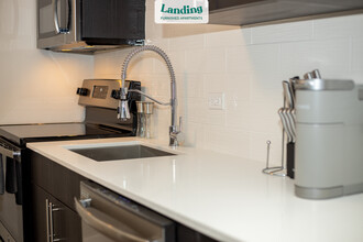 1 E Delaware Pl, Unit 11F.1002 in Chicago, IL - Building Photo - Building Photo