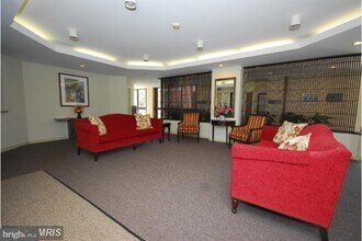 1951 Sagewood Ln in Reston, VA - Building Photo - Building Photo