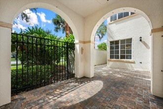 35 Stoney Dr in Palm Beach Gardens, FL - Building Photo - Building Photo