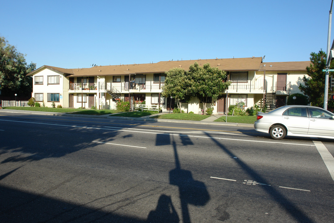 499 N Fairoaks Ave in Sunnyvale, CA - Building Photo