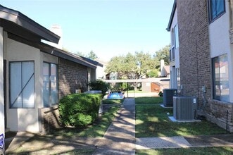 821 Dublin Dr in Richardson, TX - Building Photo - Building Photo