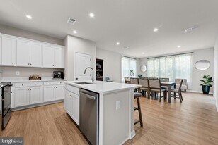 233 National St in Ranson, WV - Building Photo