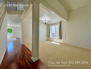 13390 NW Hogan St in Portland, OR - Building Photo - Building Photo