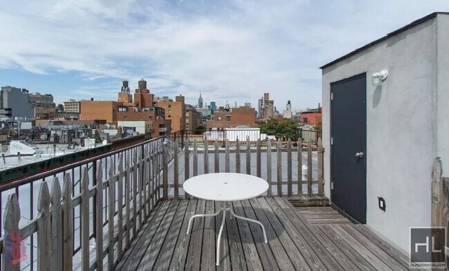 Elizabeth Street in New York, NY - Building Photo - Building Photo