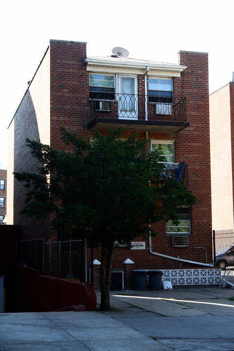 14220 Sanford Ave in Flushing, NY - Building Photo