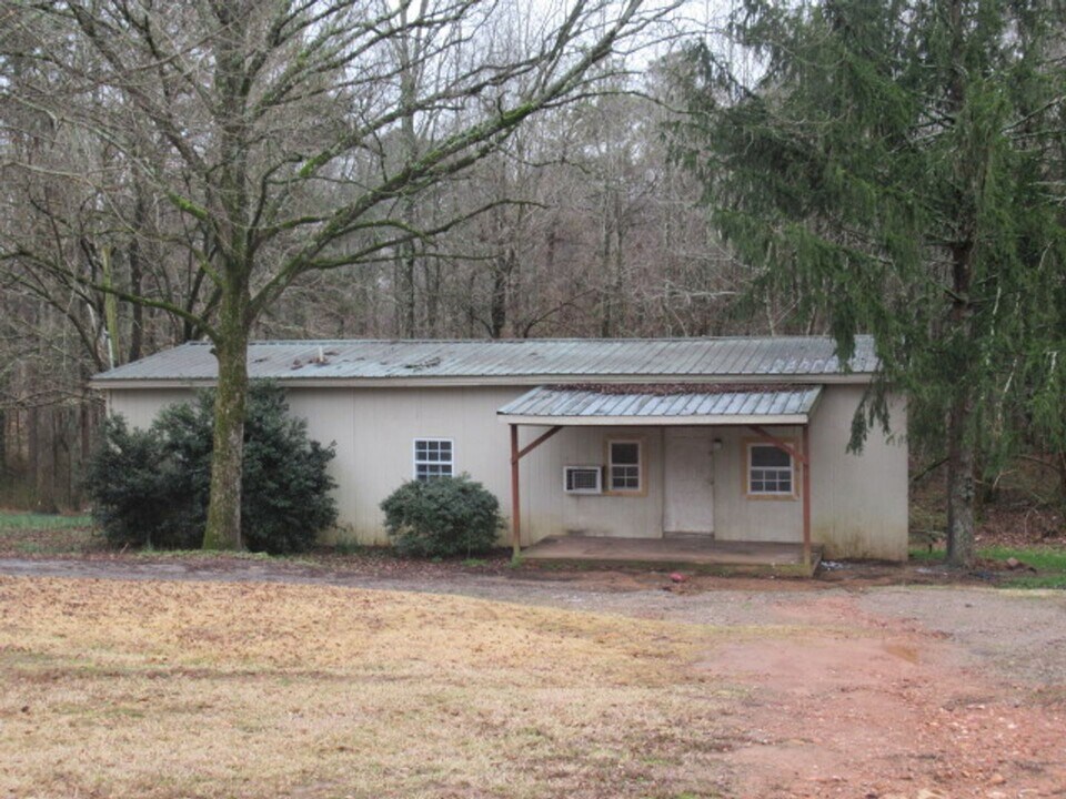 27 Twin Oak Dr in Carrollton, GA - Building Photo