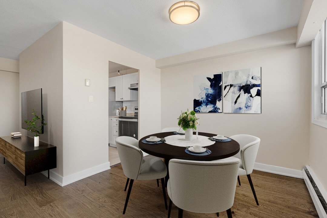 Skyline in Kingston, ON - Building Photo