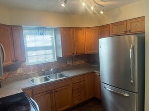 2816 Independence St, Unit 1 in Cape Girardeau, MO - Foto de edificio - Building Photo