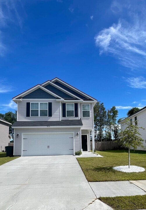 832 Abode Ave in Hinesville, GA - Building Photo