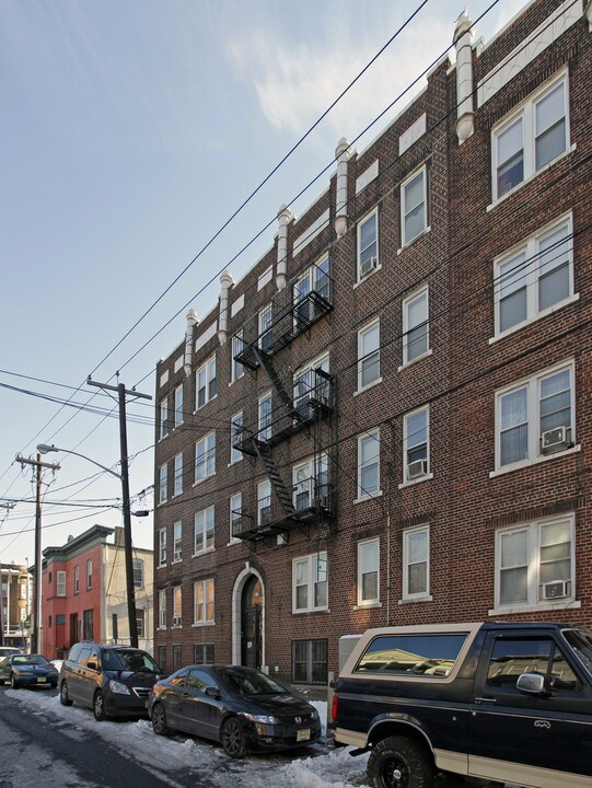 275 Virginia Ave in Jersey City, NJ - Building Photo