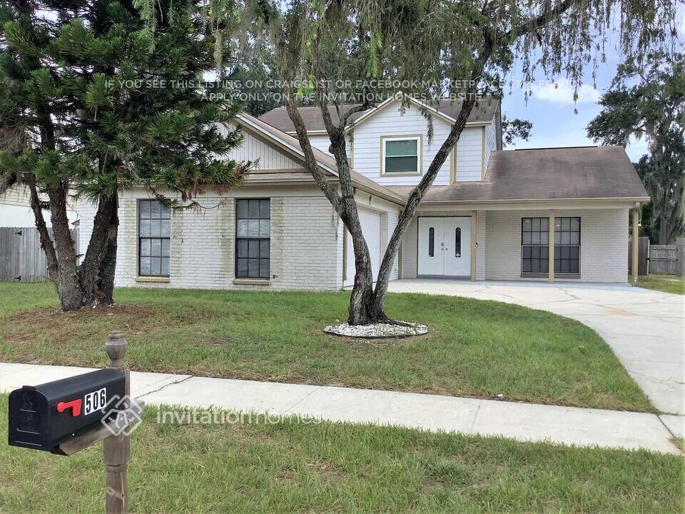 506 Wynnwood Dr in Brandon, FL - Building Photo