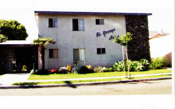 St. George Arms in Buena Park, CA - Building Photo - Building Photo