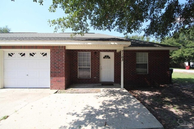 7163 Pine Blossom Rd in Milton, FL - Building Photo - Building Photo