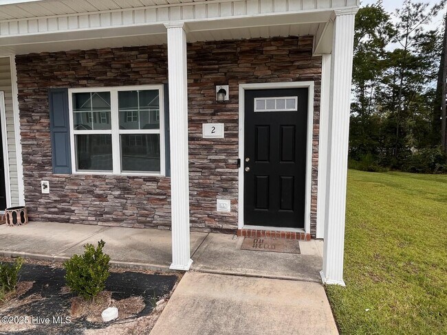 2 Jaydn Dr W in Jacksonville, NC - Building Photo - Building Photo