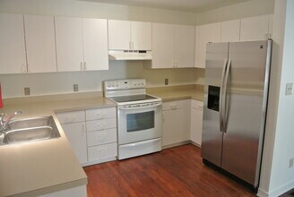 103 Wilson Creek Rd in Chapel Hill, NC - Building Photo - Building Photo