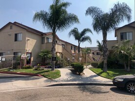 1063 Granjas Rd in Chula Vista, CA - Building Photo