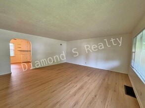 1644 S Weaver Ave in Springfield, MO - Building Photo - Building Photo