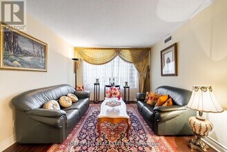 5418 Yonge St in Toronto, ON - Building Photo - Building Photo