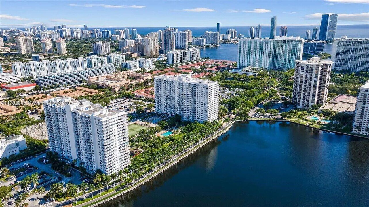 2801 NE 183rd St, Unit 1016W in Aventura, FL - Building Photo