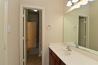 5215 Field Briar Ln in Sugar Land, TX - Foto de edificio - Building Photo