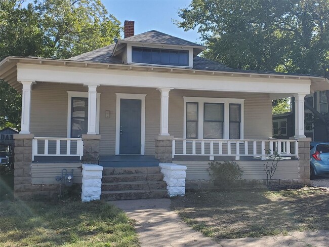 1325 Hurley Ave in Fort Worth, TX - Foto de edificio - Building Photo