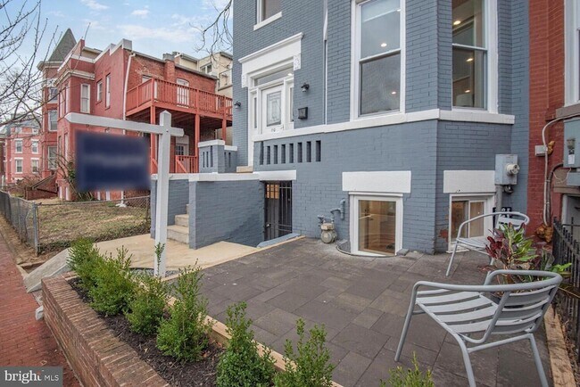 110 Seaton Pl NW, Unit 379 in Washington, DC - Building Photo - Building Photo