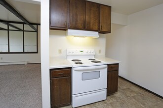 Brentwood Estates in East Grand Forks, MN - Foto de edificio - Interior Photo