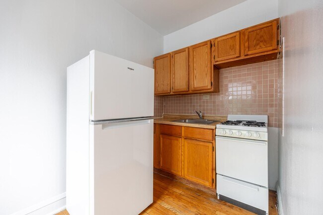 property at 1145 W Morse Ave