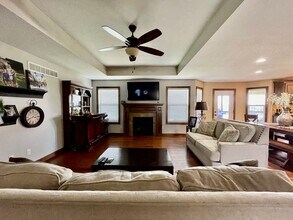 400 Firethorn Ct in Manhattan, KS - Building Photo - Building Photo