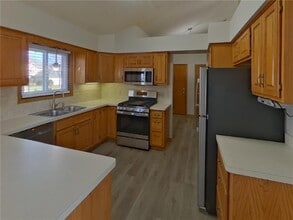 3830 144th St W in Rosemount, MN - Foto de edificio - Building Photo