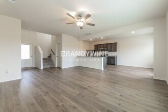 9613 Klondike Dr in Fort Worth, TX - Foto de edificio - Building Photo