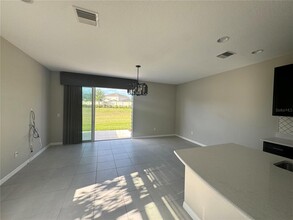 6104 Willowside St in Palmetto, FL - Foto de edificio - Building Photo