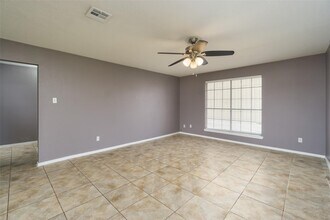 4604 S Tower Rd in Santa Fe, TX - Building Photo - Building Photo