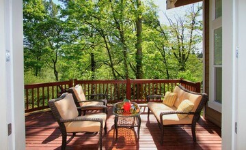 Live the Dream in Kirkland! Luxurious Home For Rent in Kirkland, WA - Building Photo - Building Photo