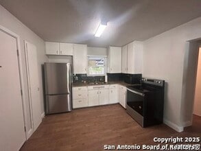 4618 Neer Ave in San Antonio, TX - Building Photo - Building Photo