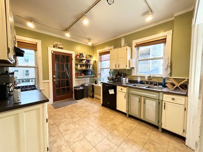 12 Oswald St, Unit 2