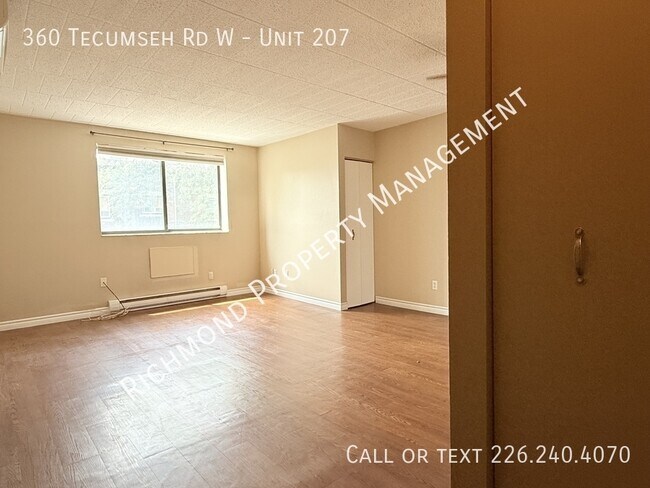 360 Tecumseh Rd W in Windsor, ON - Building Photo - Building Photo