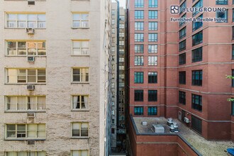 340 E 52nd St in New York, NY - Building Photo - Building Photo