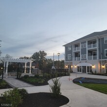 2435 Lamington Rd in Bedminster, NJ - Building Photo - Building Photo