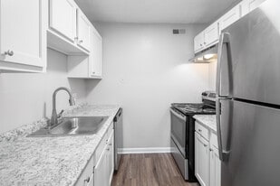 Mosaic Apartments in Nashville, TN - Building Photo