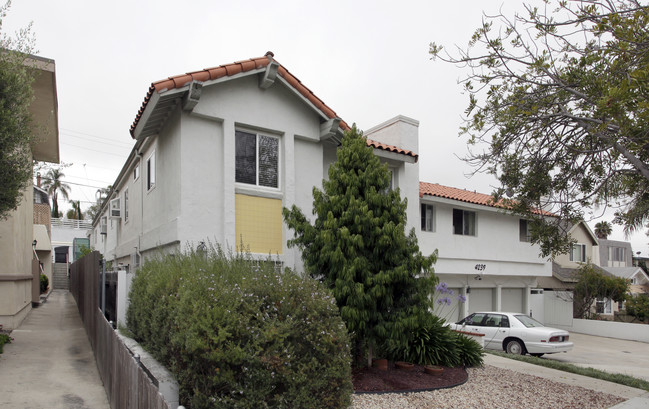 4239 Cleveland Ave in San Diego, CA - Foto de edificio - Building Photo