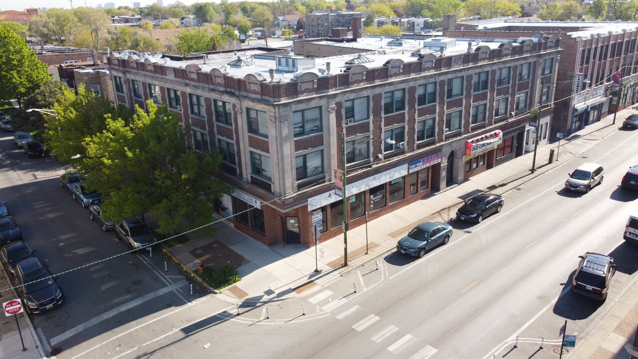 740 E 79th St in Chicago, IL - Building Photo