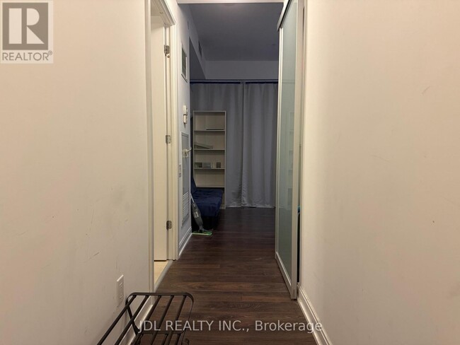 42-3242 Charles St E in Toronto, ON - Building Photo - Building Photo