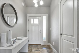 1025 SW Bonnie St in Mountain Home, ID - Building Photo - Building Photo